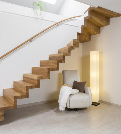 Faltwerktreppe in der Holzart Eiche Pure (farblos) geölt mit TBV Echtholz-Öl