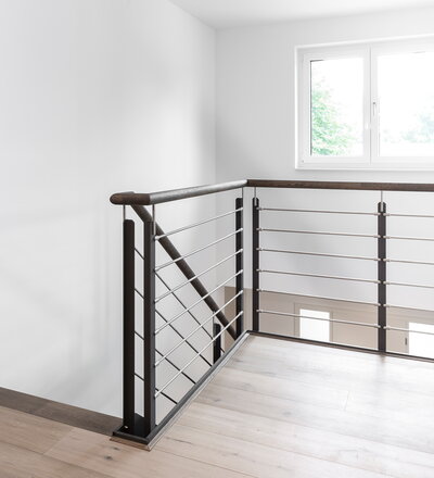 HPL Treppe, Stufen und Handlauf in der Holzart Eiche mosaik geölt mit TBV Echtholz-Öl V-Black