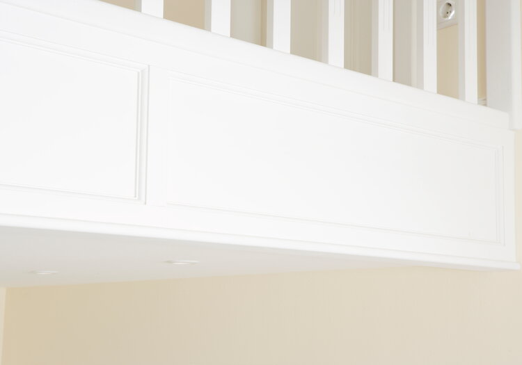 Deckenverkleidung mit aufgesetzter Profilleiste